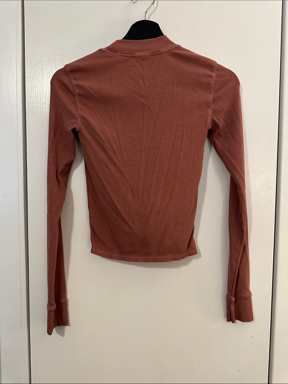 Vuori Long Sleeve Mock Neck Top in Mauve - Picture 3 of 3
